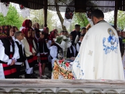 4 young kids and priest easter in maramures